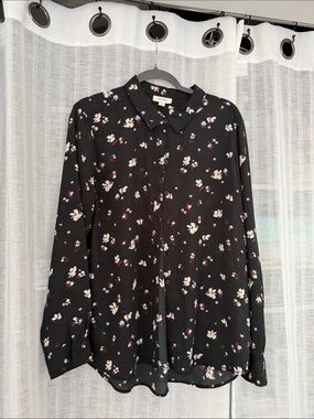 On 34th XLBlack Floral Button-Front Shirt
